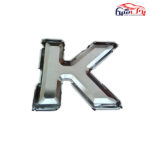 حرف K جلو پنجره کی ام سی T8
